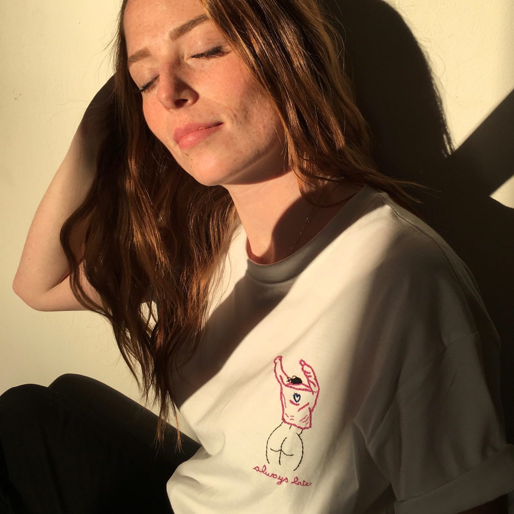 T-shirt brodé Always Late